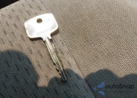 2002 Toyota Camry Le z USA, uszkodzony, nr VIN 4T1BE32K82U565176